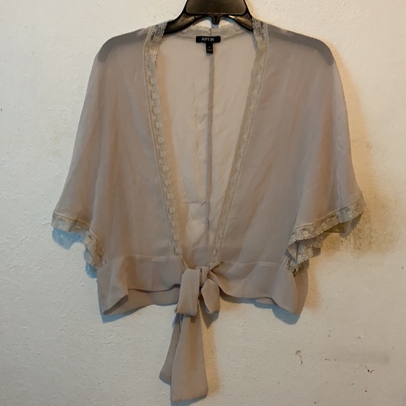 Apt. 9 Sheer Kimono-style Wrap (M) - Picture 3 of 7